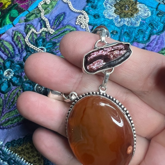 Carnelian and Biwa Pearl Necklace 18” - Picture 3 of 4